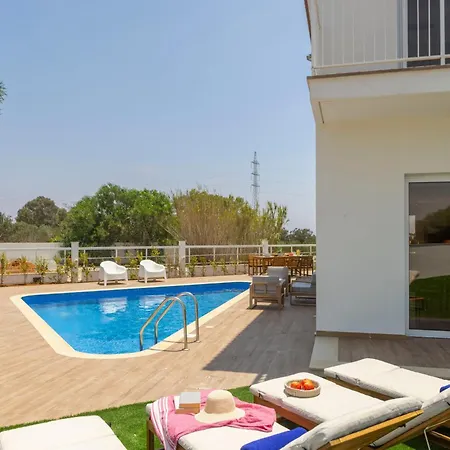 Вилла Bay View 6 *