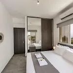 Bay View 6 *