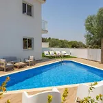 Bay View 6 *